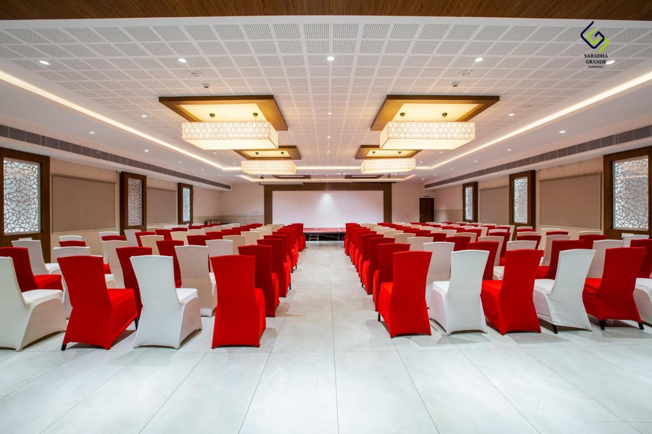 Hotel Saradha Grande Pudukkottai Екстериор снимка