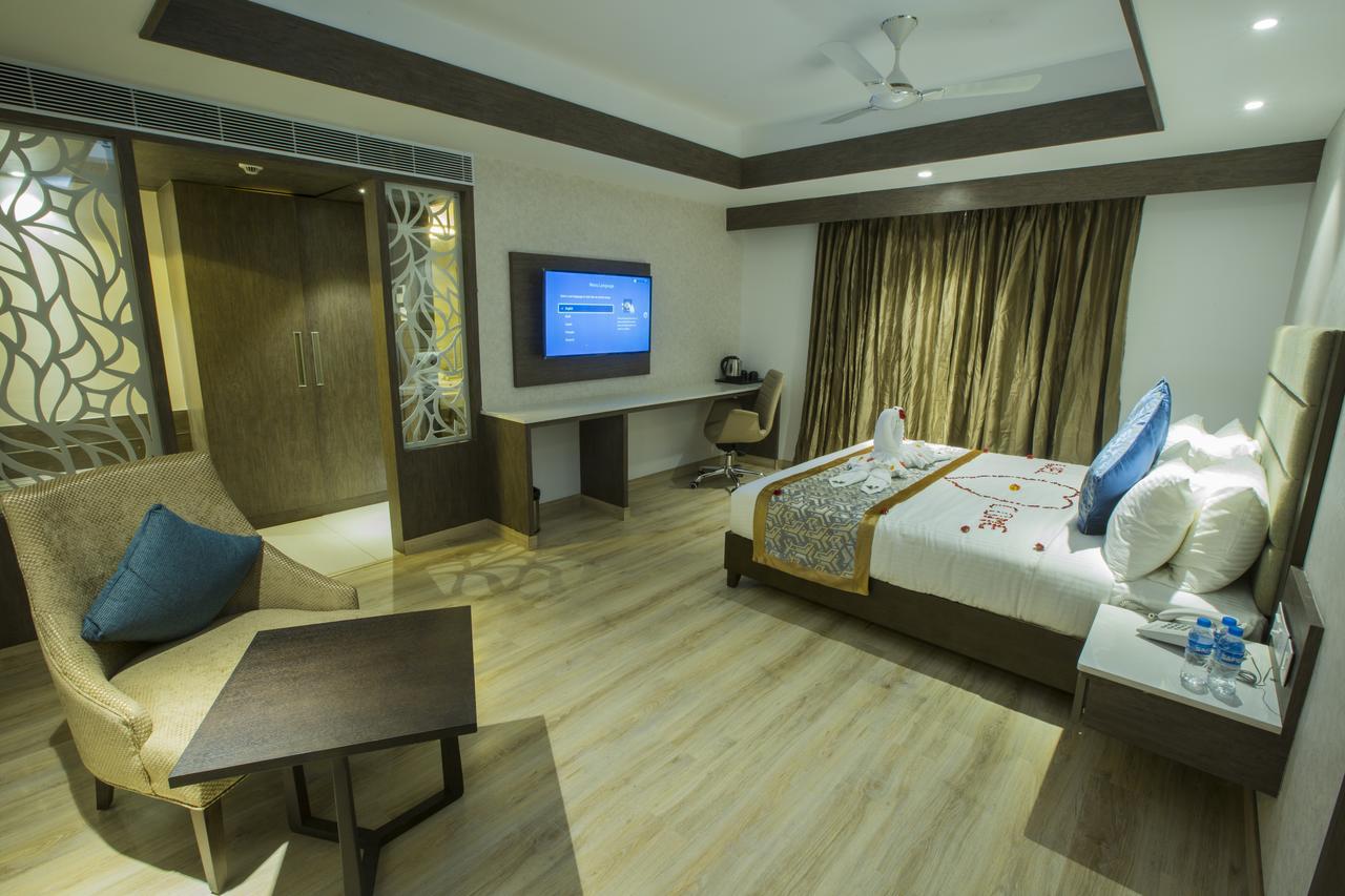 Hotel Saradha Grande Pudukkottai Екстериор снимка