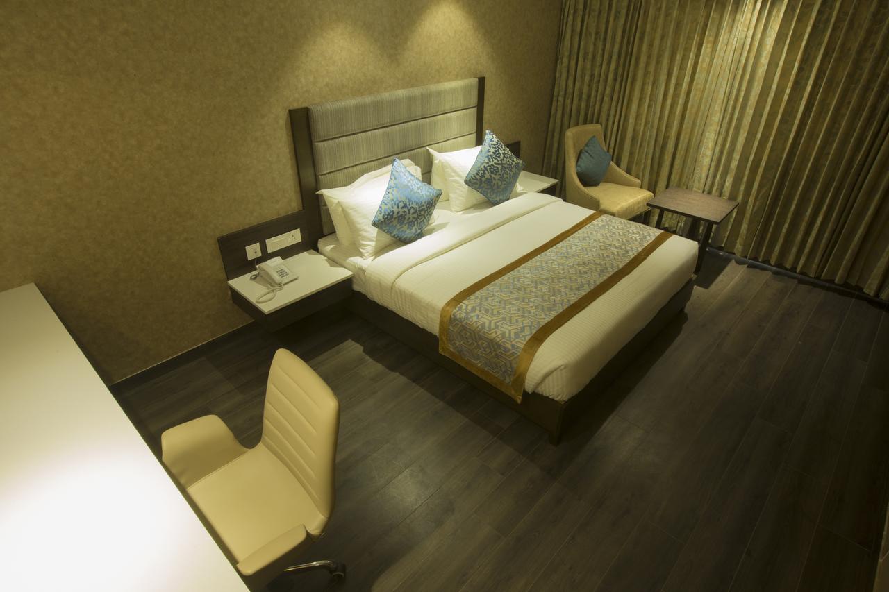 Hotel Saradha Grande Pudukkottai Екстериор снимка